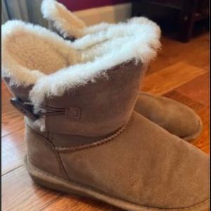 Women’s Brown BearPaw Boots with Fur Size 7